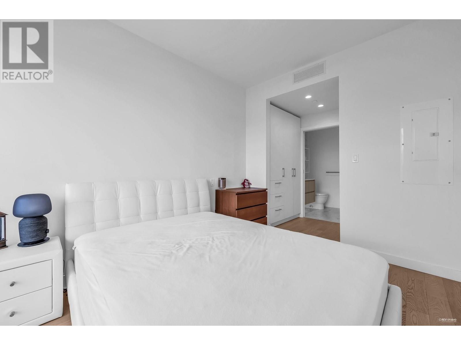 Listing Picture 16 of 33 : 305 6833 PEARSON WAY, Richmond / 烈治文 - 魯藝地產 Yvonne Lu Group - MLS Medallion Club Member