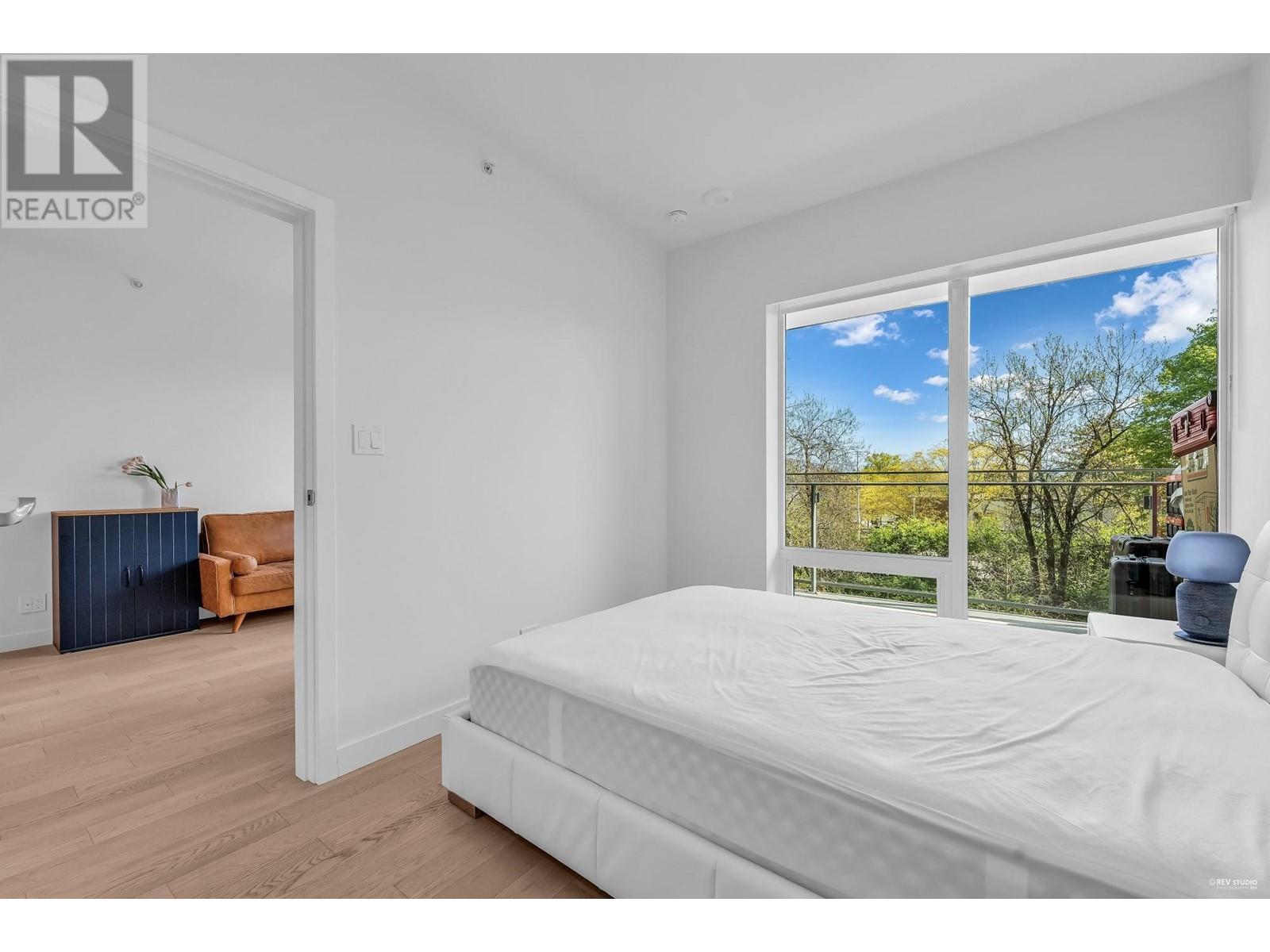 Listing Picture 17 of 33 : 305 6833 PEARSON WAY, Richmond / 烈治文 - 魯藝地產 Yvonne Lu Group - MLS Medallion Club Member