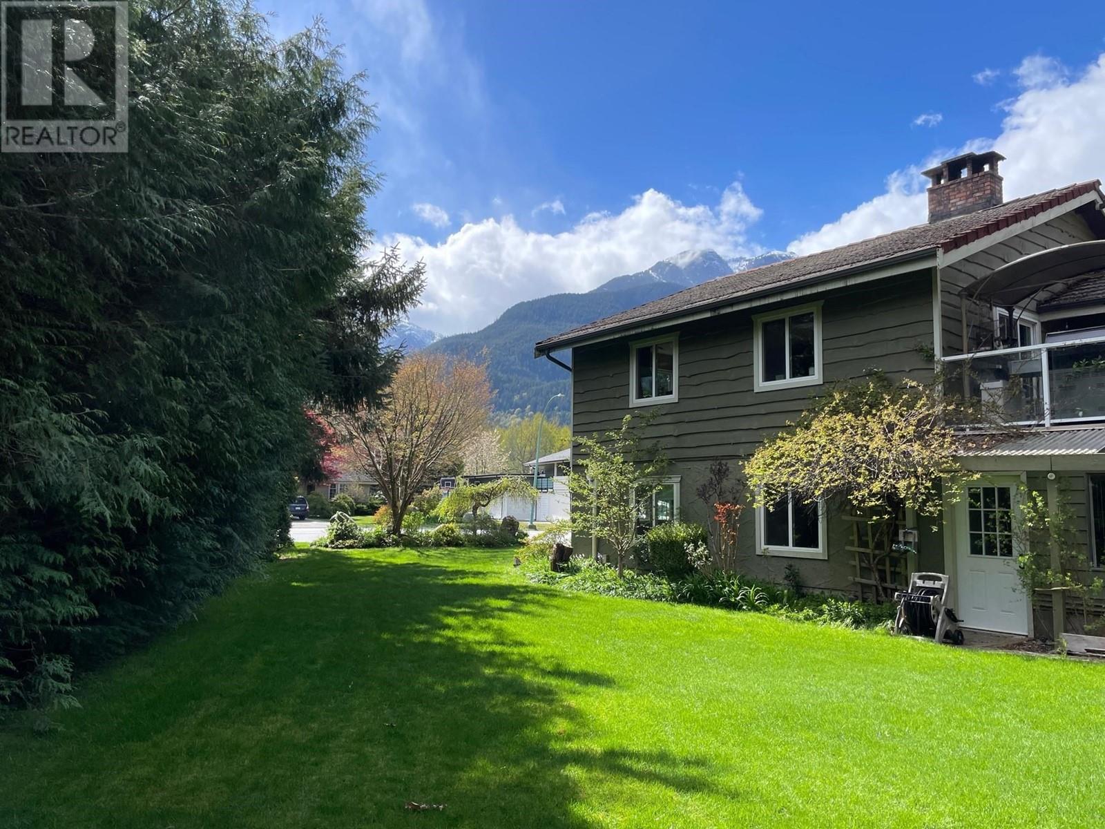 41260 Meadow Avenue, Squamish, British Columbia  V0N 1H0 - Photo 14 - R2934739