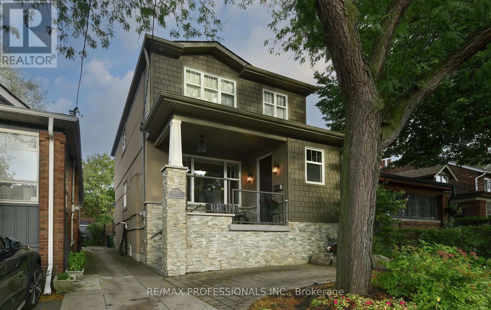 125 Beresford Avenue, Toronto (High Park-Swansea), Ontario  M6S 3B2 - Photo 1 - W9391625