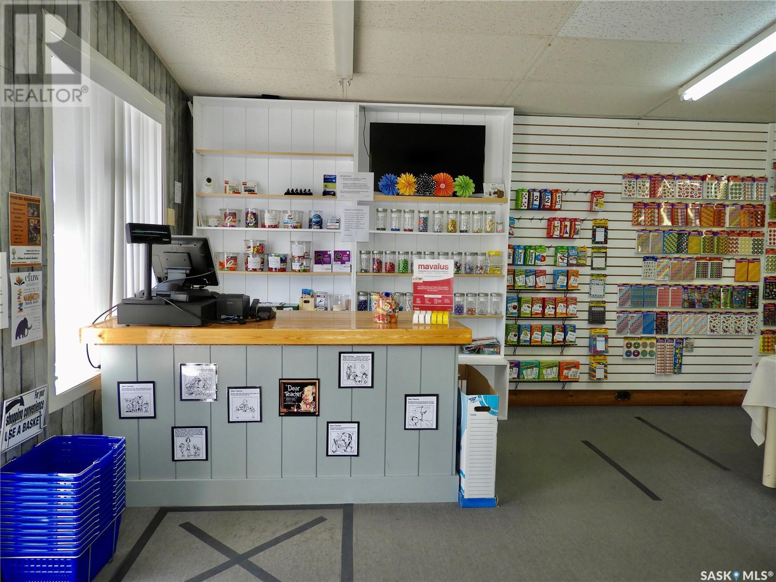1028 Louise Avenue, Saskatoon, Saskatchewan  S7H 2P6 - Photo 2 - SK985592
