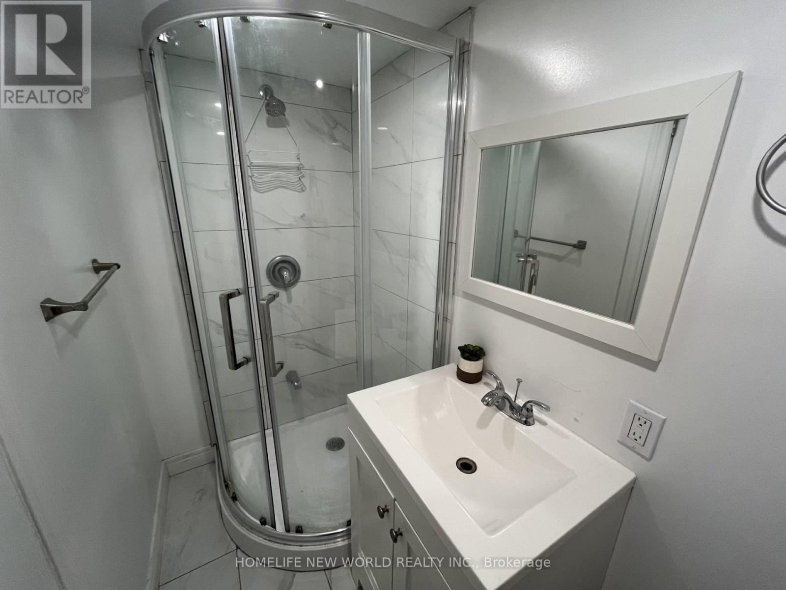 Bsmt 03 - 2466 St Clair Avenue W, Toronto, Ontario  M6N 1L3 - Photo 6 - W9385734