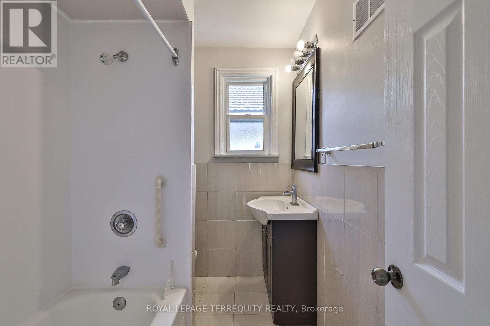 13 Bardwell Crescent, Toronto (Wexford-Maryvale), Ontario  M1R 1E1 - Photo 19 - E9391855