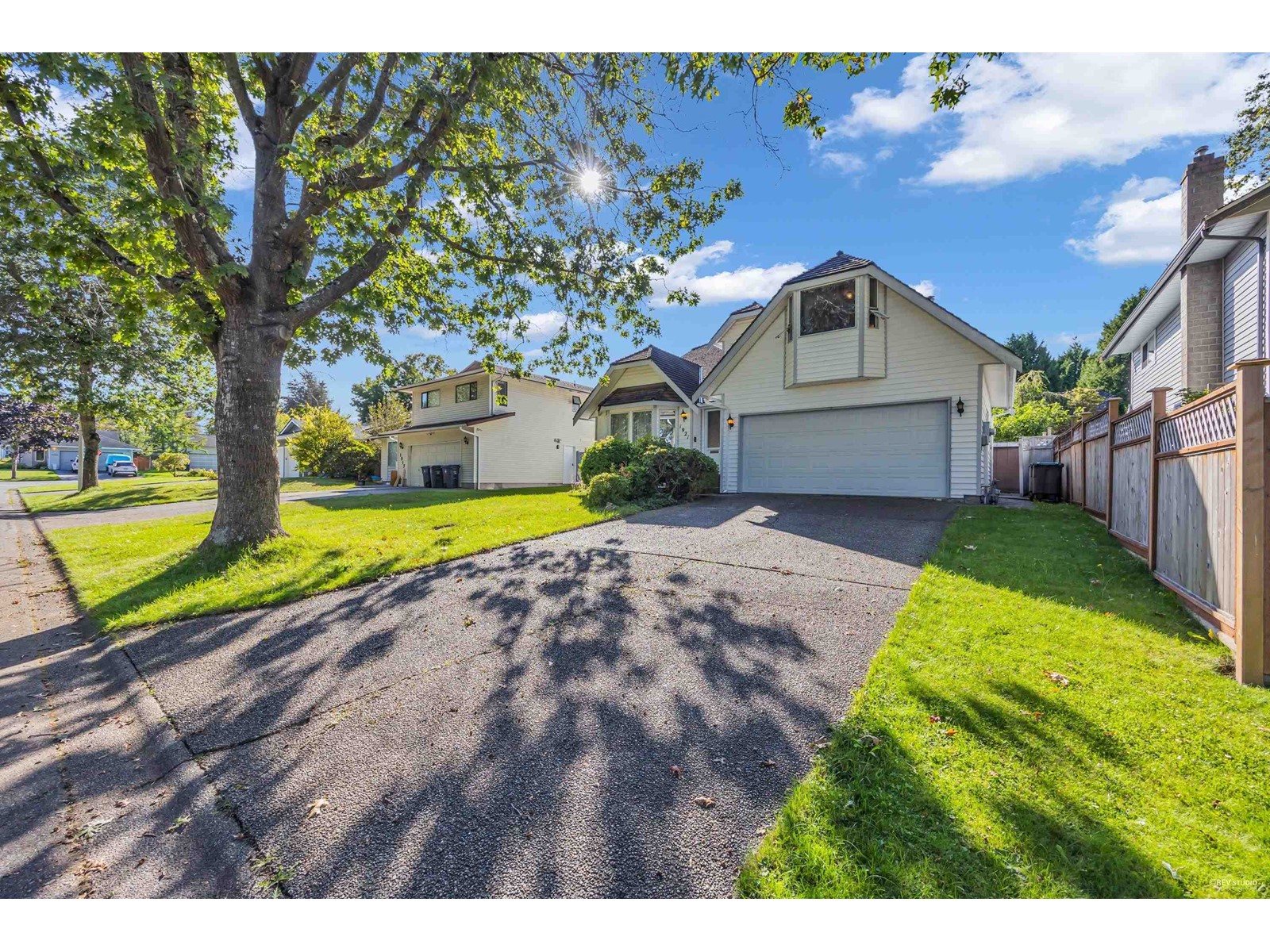Property at 1921 155 STREET image 3
