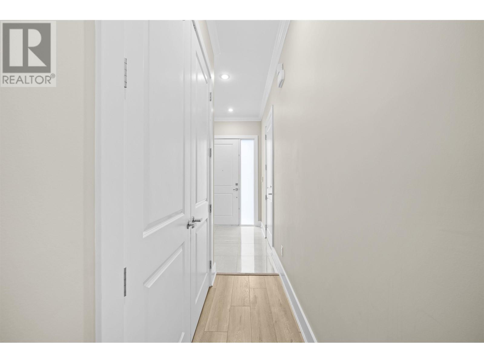 Listing Picture 13 of 28 : 10 7388 RAILWAY AVENUE, Richmond / 烈治文 - 魯藝地產 Yvonne Lu Group - MLS Medallion Club Member