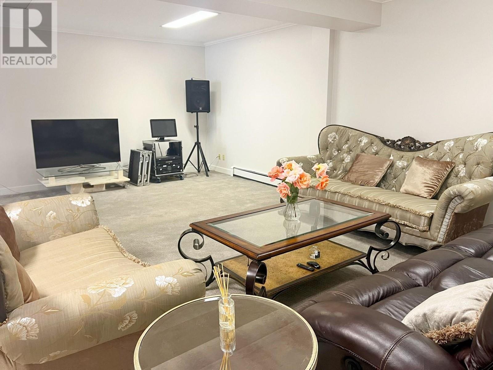 Listing Picture 11 of 22 : 3075 W 36TH AVENUE, Vancouver / 溫哥華 - 魯藝地產 Yvonne Lu Group - MLS Medallion Club Member