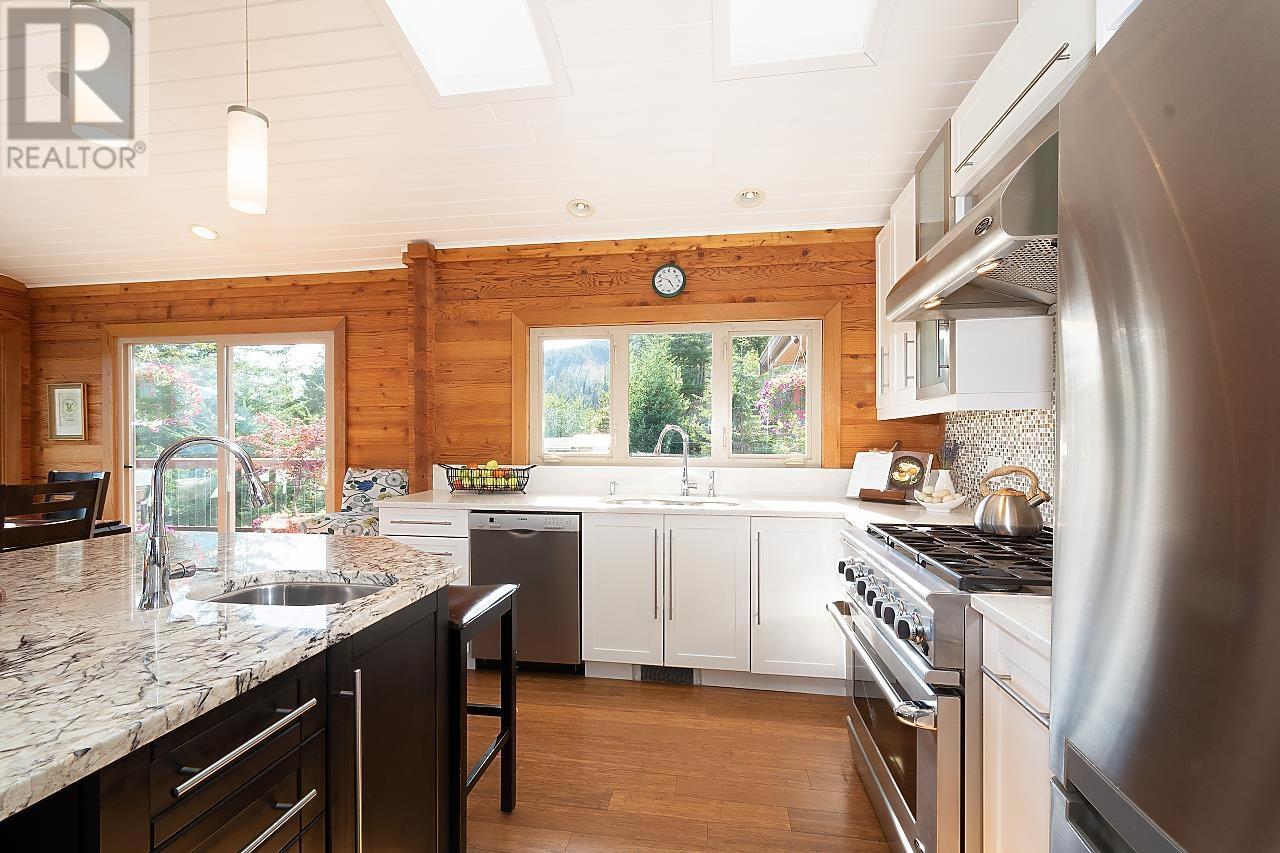 2016 Mount Artaban Road, Gambier Island, British Columbia  V0N 1V0 - Photo 12 - R2857520