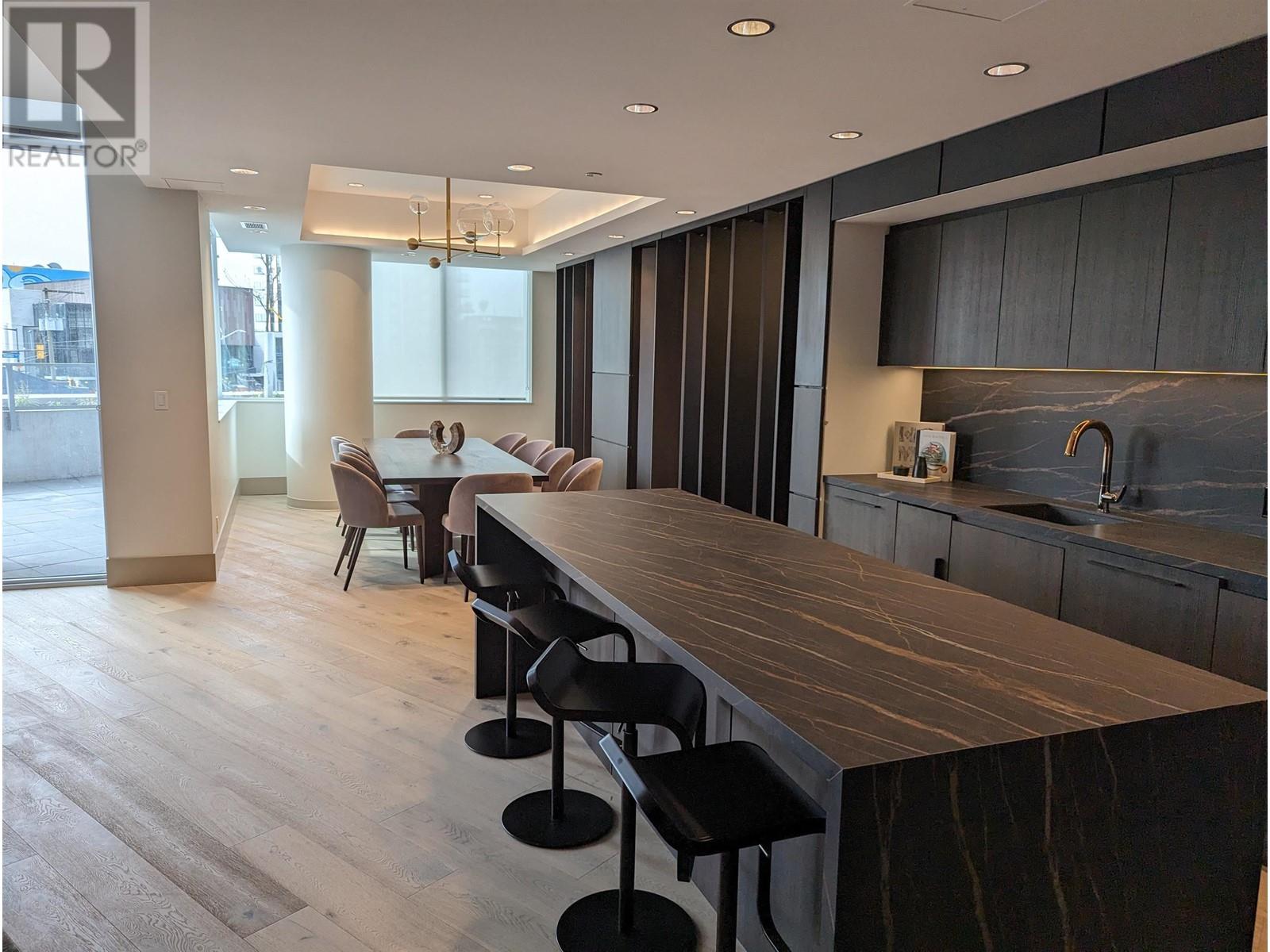 411 1500 Fern Street, North Vancouver, British Columbia V7J 1H5 - Photo 2 - R2934857