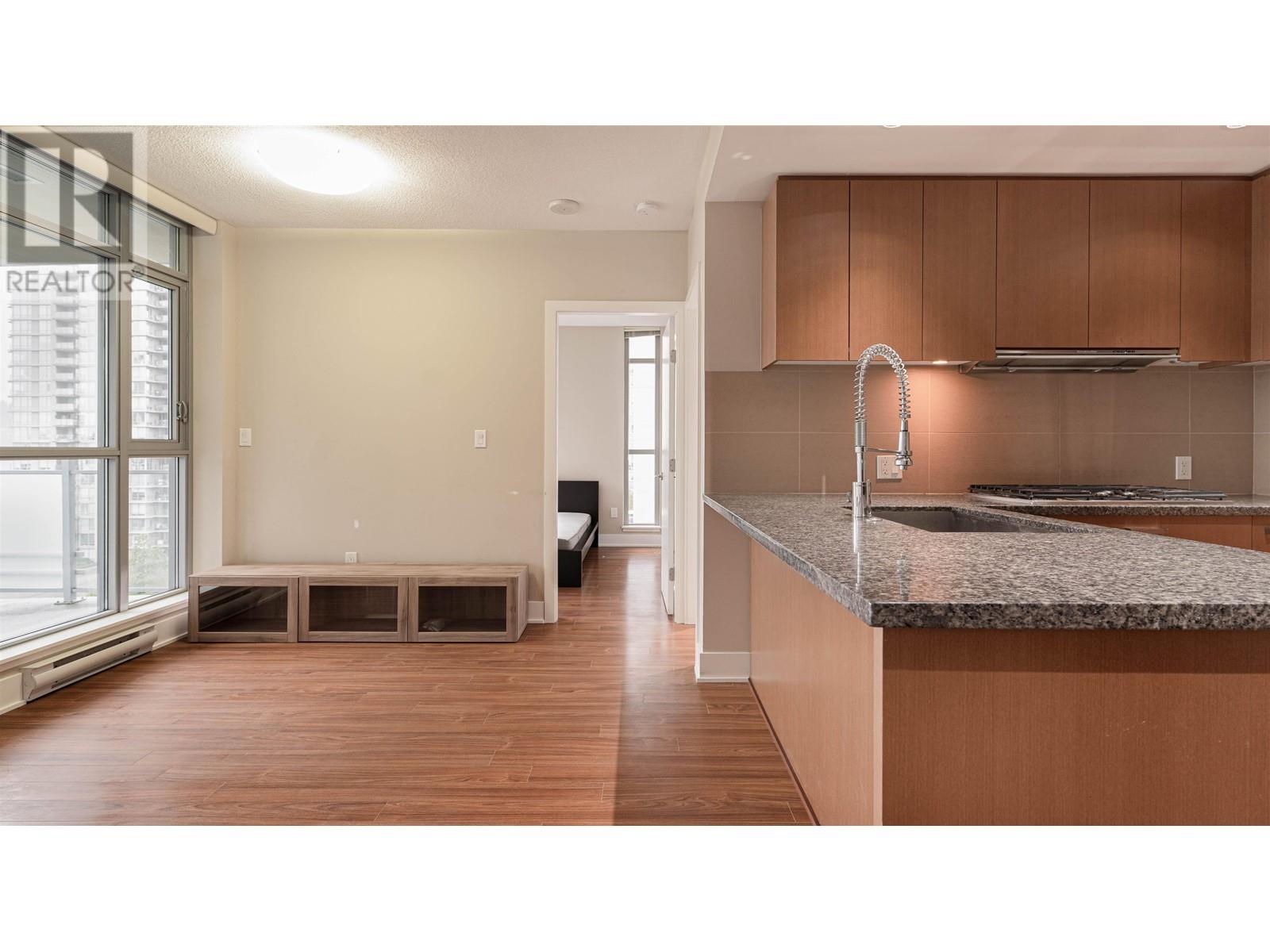 1008 3008 Glen Drive, Coquitlam, British Columbia  V3B 0J5 - Photo 13 - R2933248