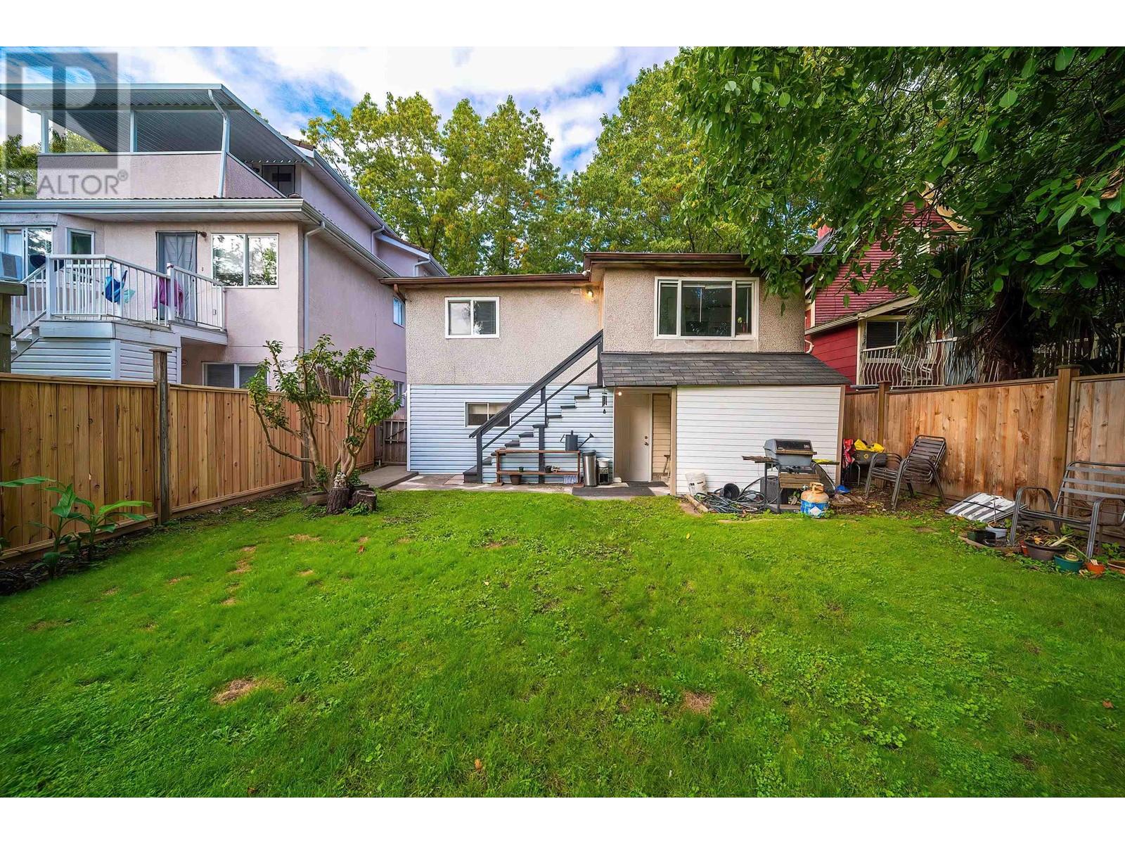 Listing Picture 30 of 38 : 1150 E 21ST AVENUE, Vancouver / 溫哥華 - 魯藝地產 Yvonne Lu Group - MLS Medallion Club Member