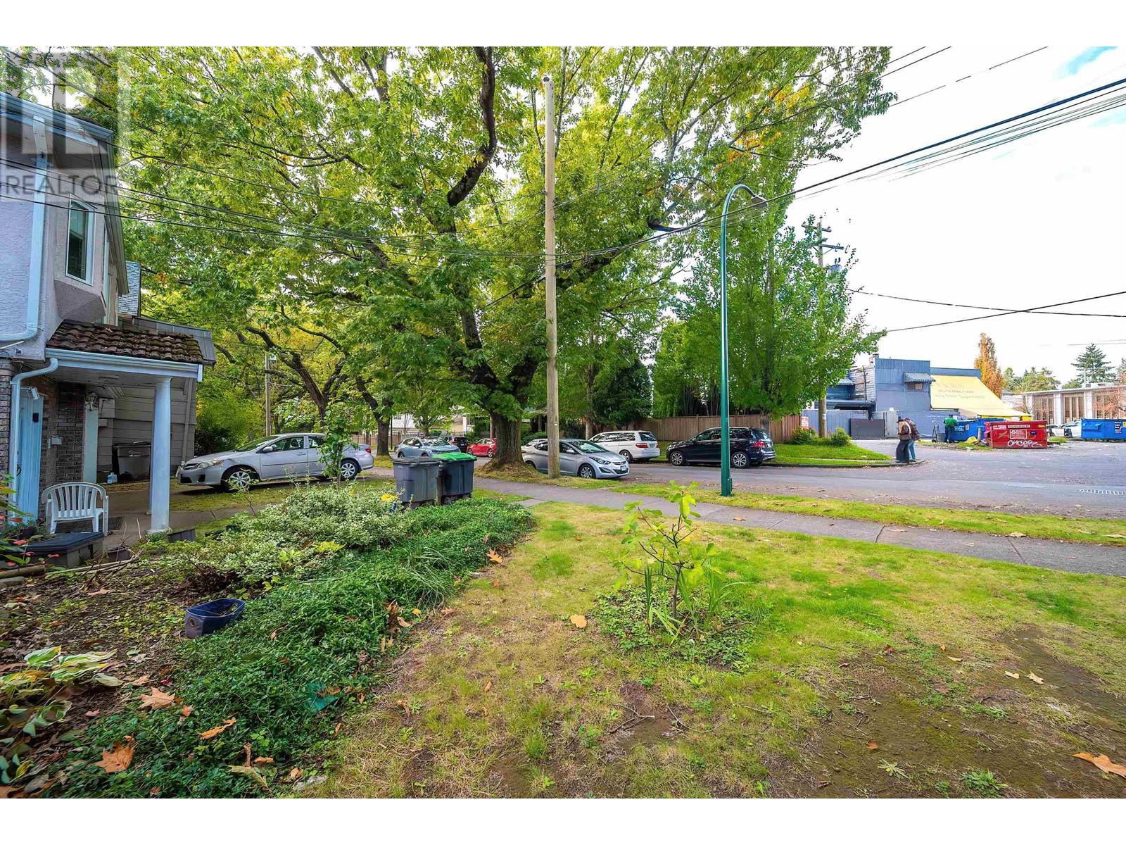 Listing Picture 26 of 38 : 1150 E 21ST AVENUE, Vancouver / 溫哥華 - 魯藝地產 Yvonne Lu Group - MLS Medallion Club Member