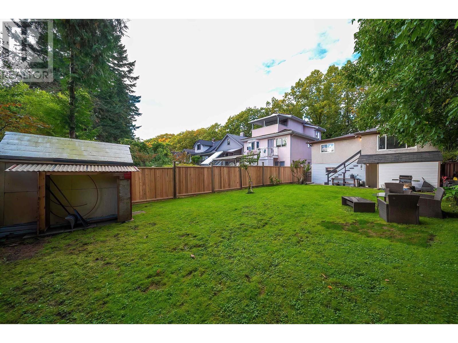 Listing Picture 32 of 38 : 1150 E 21ST AVENUE, Vancouver / 溫哥華 - 魯藝地產 Yvonne Lu Group - MLS Medallion Club Member