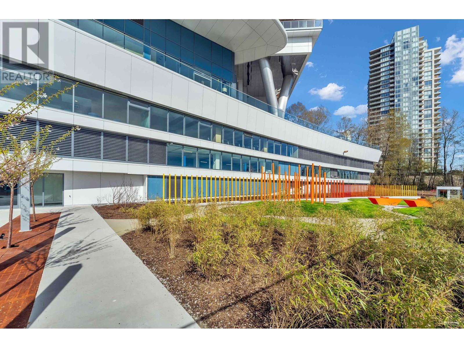 Listing Picture 39 of 40 : 3602 4880 LOUGHEED HIGHWAY, Burnaby / 本拿比 - 魯藝地產 Yvonne Lu Group - MLS Medallion Club Member