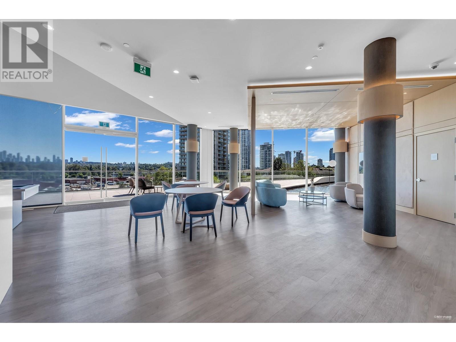 Listing Picture 37 of 40 : 3602 4880 LOUGHEED HIGHWAY, Burnaby / 本拿比 - 魯藝地產 Yvonne Lu Group - MLS Medallion Club Member