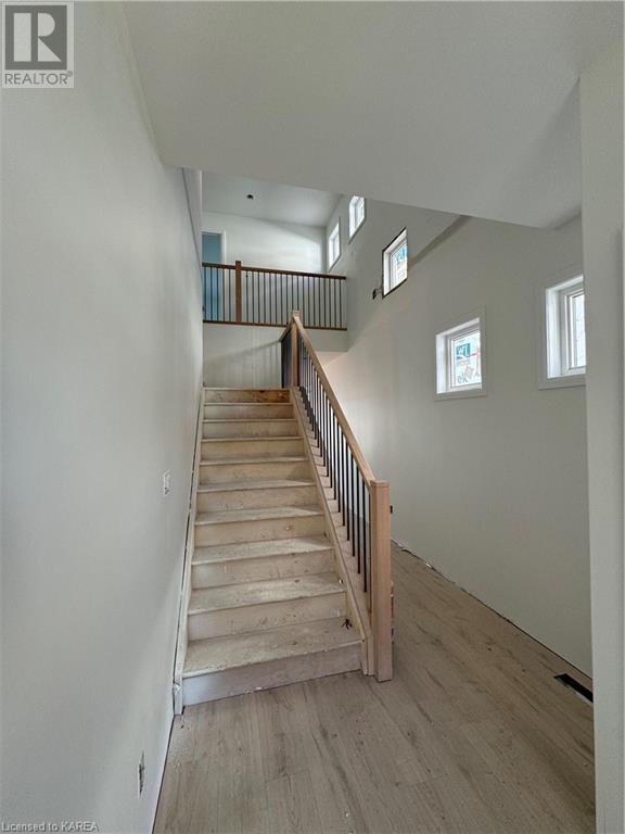 206 Superior Drive, Amherstview, Ontario  K7N 0E5 - Photo 2 - 40661717