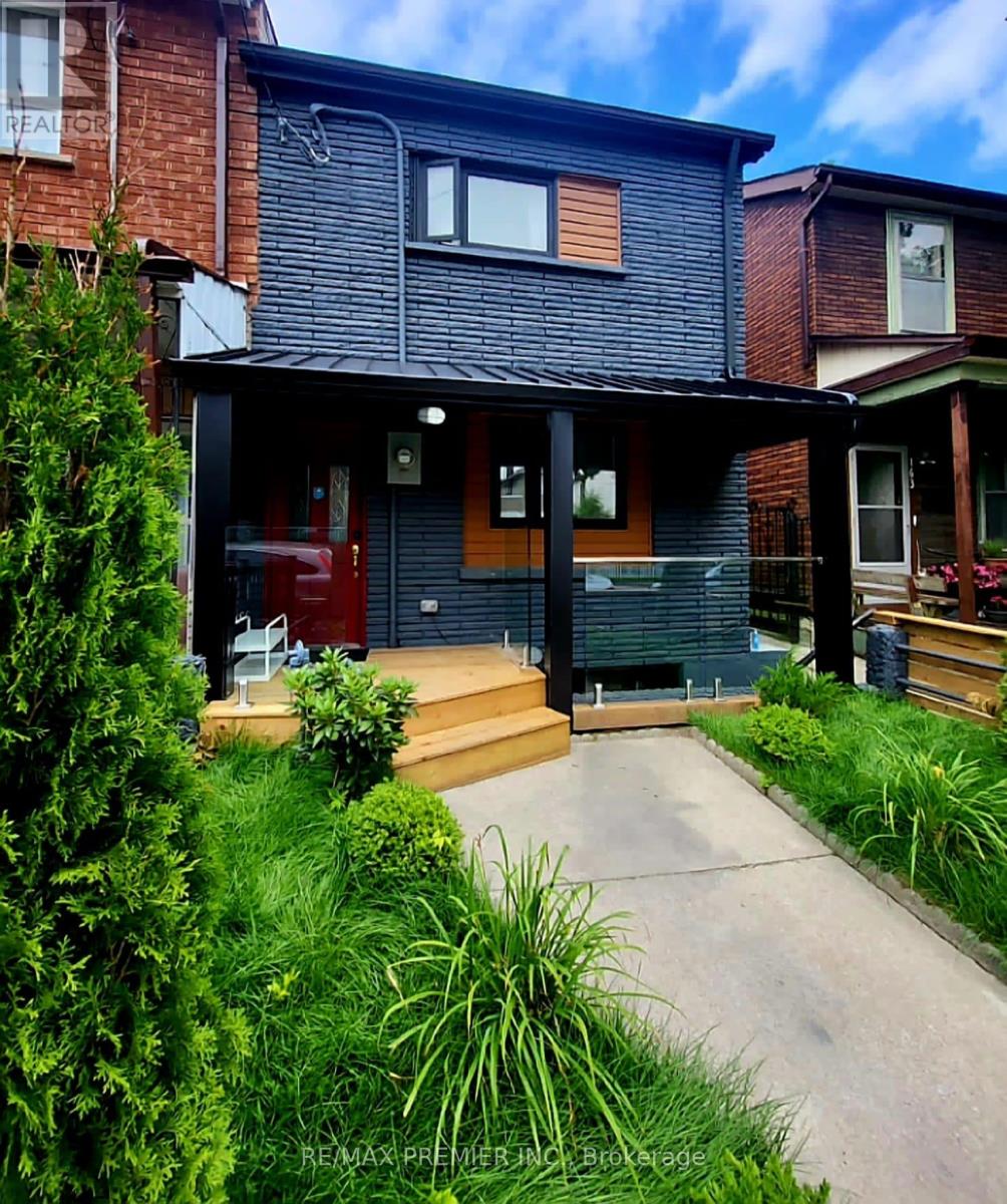 165 Claremont Street, Toronto, Ontario  M6J 2M7 - Photo 2 - C9392602