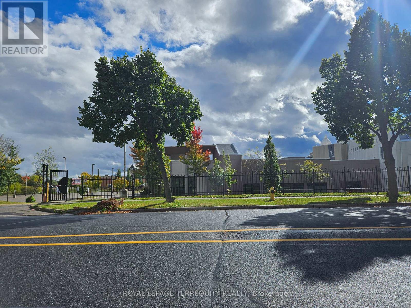 Room A - 9333 Woodbine Avenue, Markham (Cachet), Ontario  L6C 1T5 - Photo 8 - N9392724