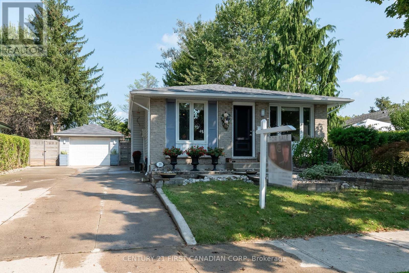 39 Brunswick Avenue, London, Ontario  N6G 3K4 - Photo 1 - X9392766