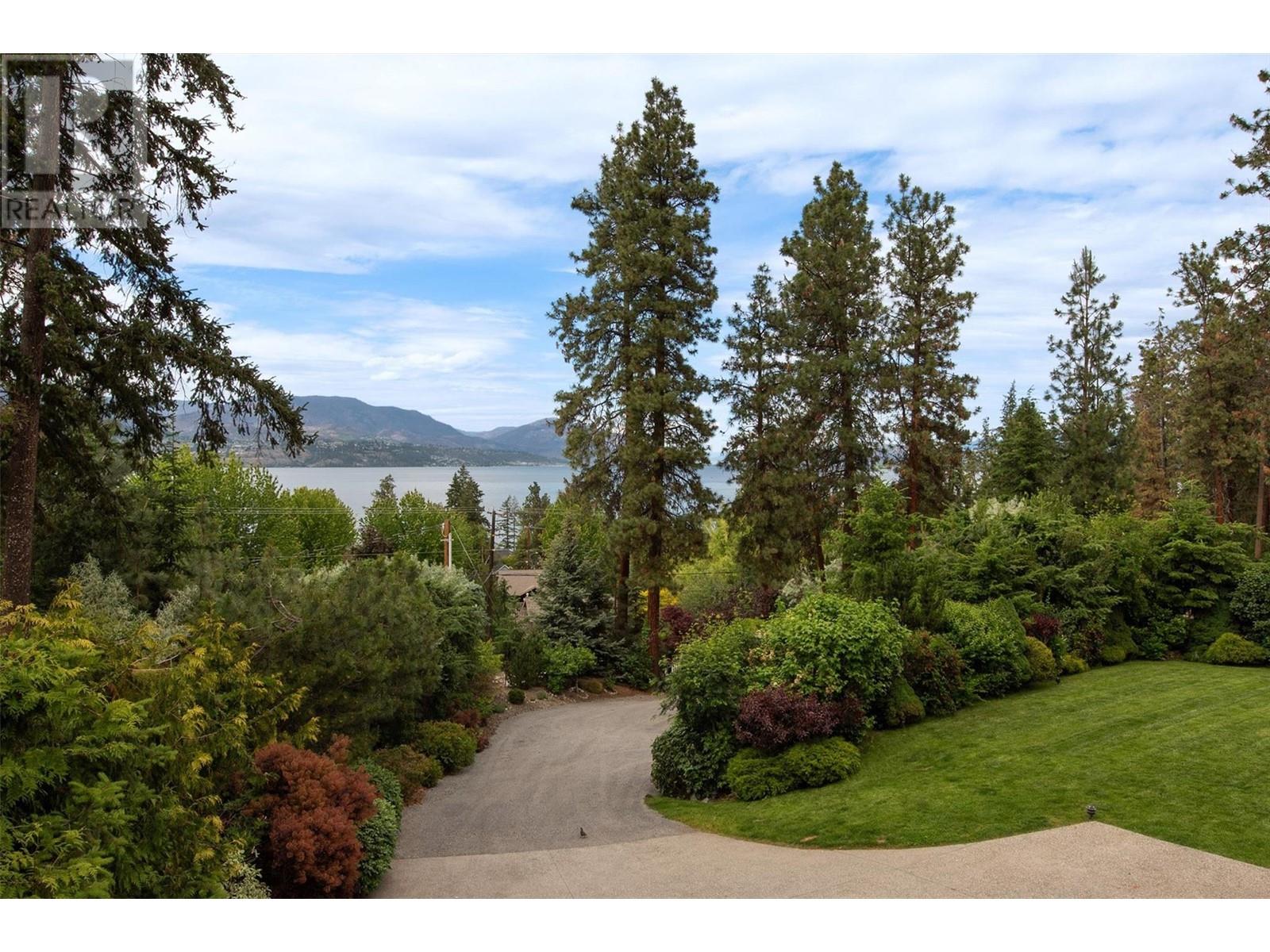 5139 Lakeshore Road Kelowna