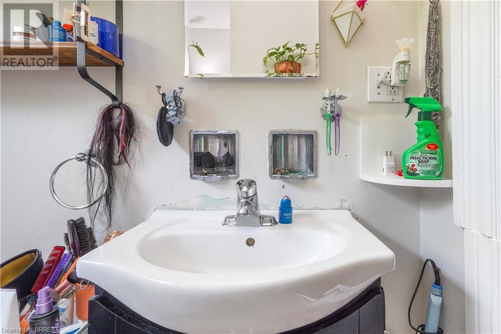 162 Chatham Street, Brantford, Ontario  N3S 4G4 - Photo 23 - 40657758