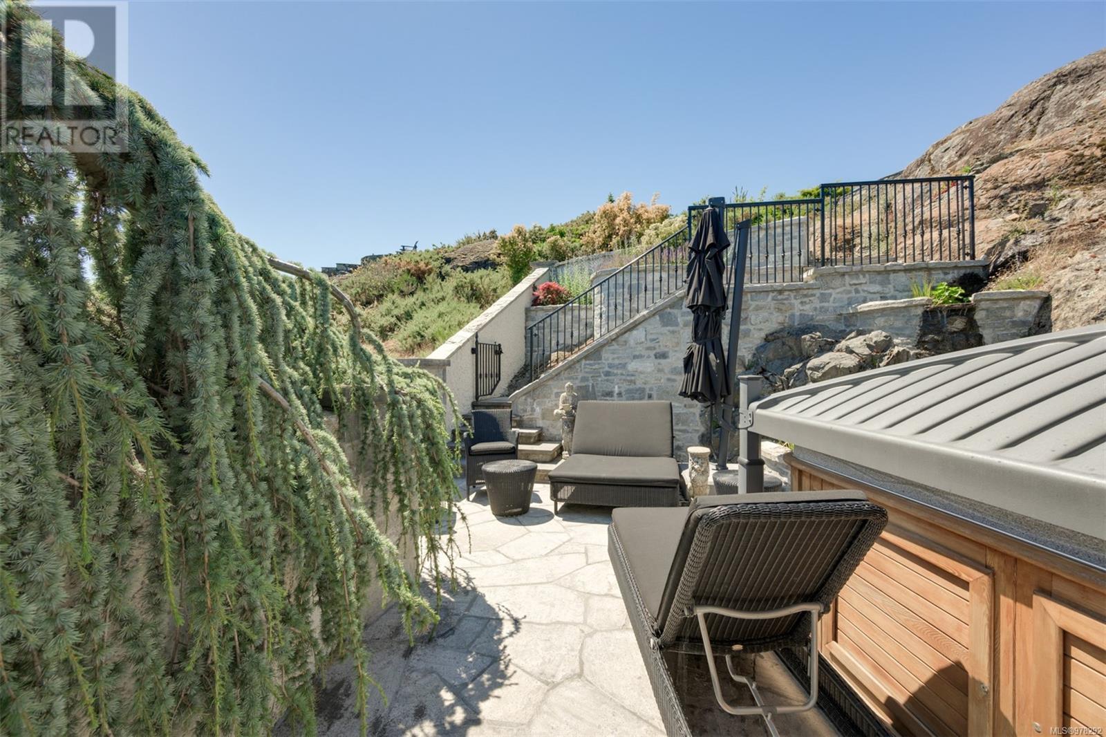 Property at 520 Island Rd image 1