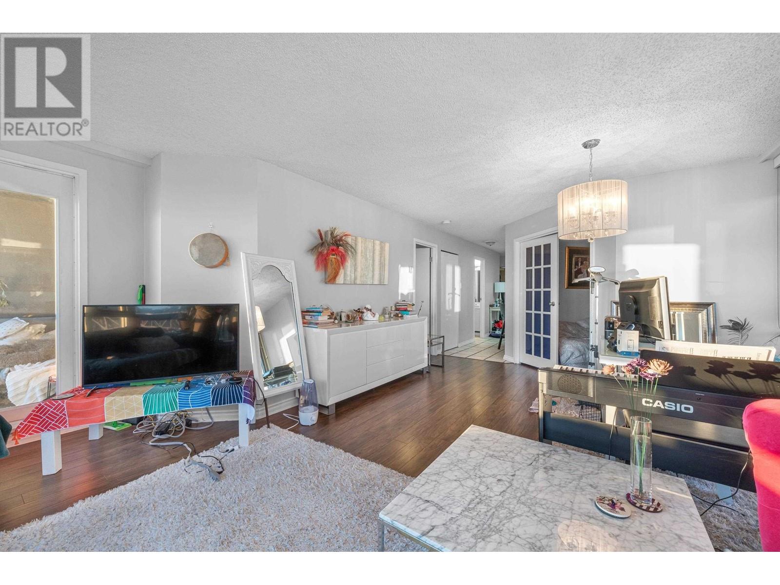 Listing Picture 12 of 28 : 1202 1625 HORNBY STREET, Vancouver / 溫哥華 - 魯藝地產 Yvonne Lu Group - MLS Medallion Club Member