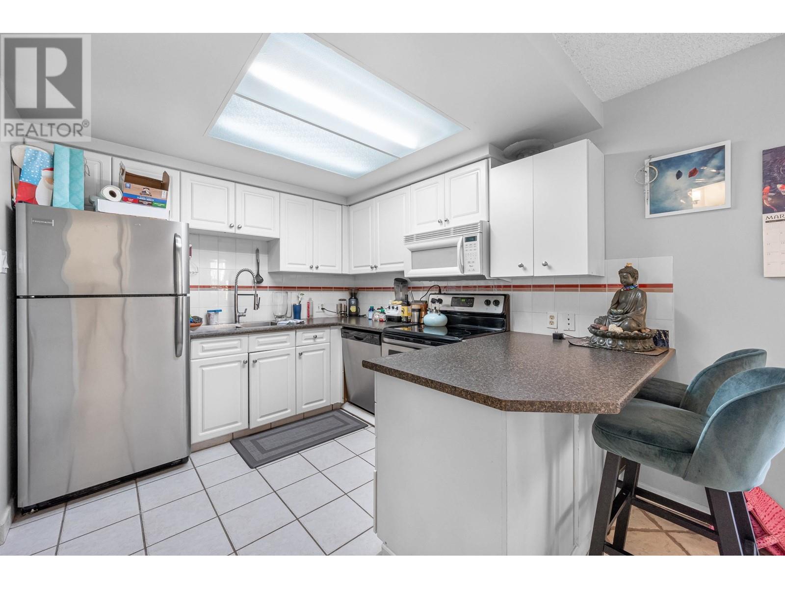 Listing Picture 20 of 28 : 1202 1625 HORNBY STREET, Vancouver / 溫哥華 - 魯藝地產 Yvonne Lu Group - MLS Medallion Club Member