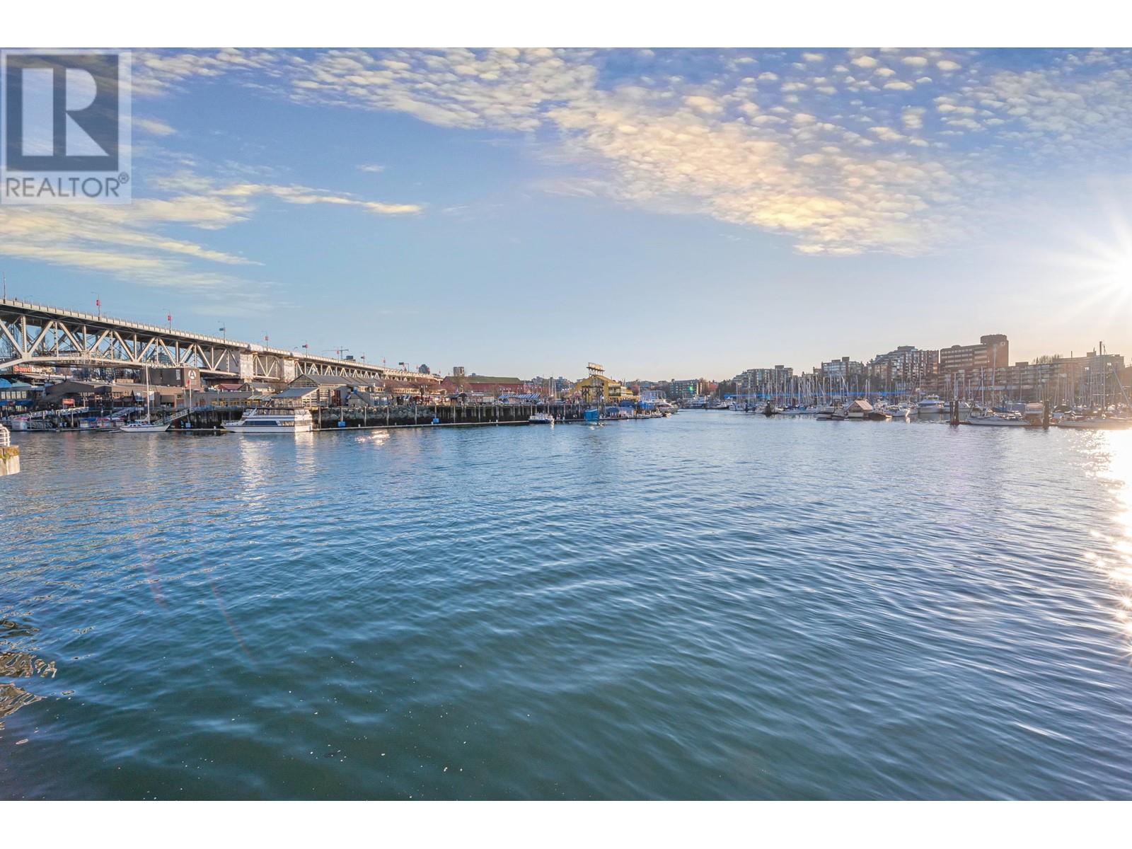 Listing Picture 5 of 28 : 1202 1625 HORNBY STREET, Vancouver / 溫哥華 - 魯藝地產 Yvonne Lu Group - MLS Medallion Club Member