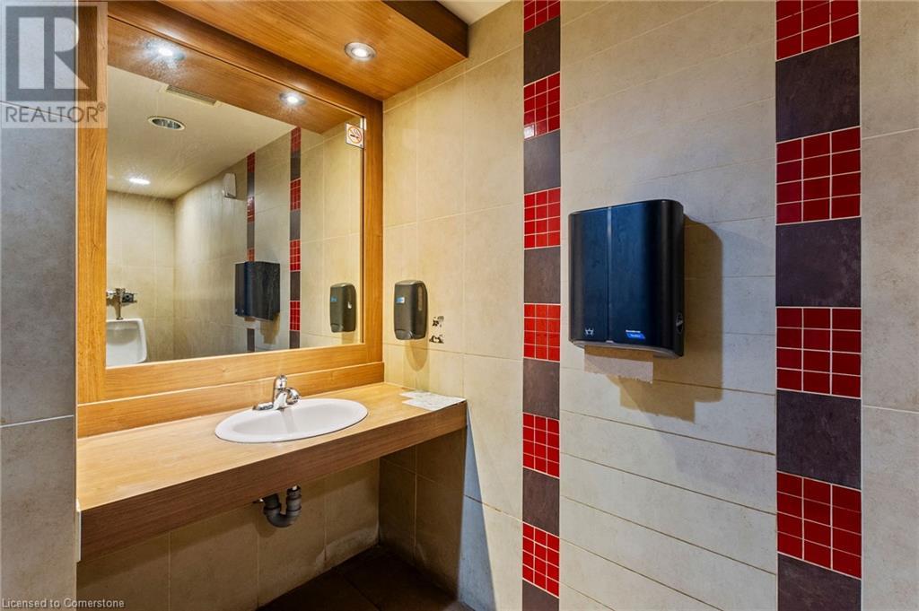 4025 Dorchester Road, Niagara Falls, Ontario  L2E 6N1 - Photo 19 - 40662040