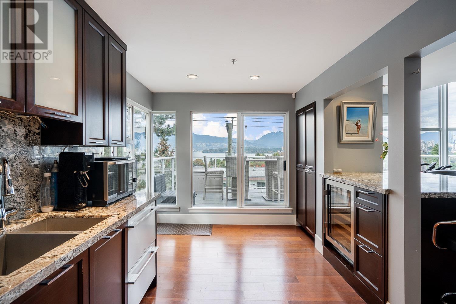 Listing Picture 14 of 37 : PH20 2175 W 3RD AVENUE, Vancouver / 溫哥華 - 魯藝地產 Yvonne Lu Group - MLS Medallion Club Member