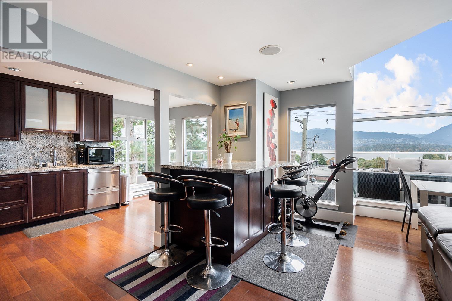 Listing Picture 7 of 37 : PH20 2175 W 3RD AVENUE, Vancouver / 溫哥華 - 魯藝地產 Yvonne Lu Group - MLS Medallion Club Member