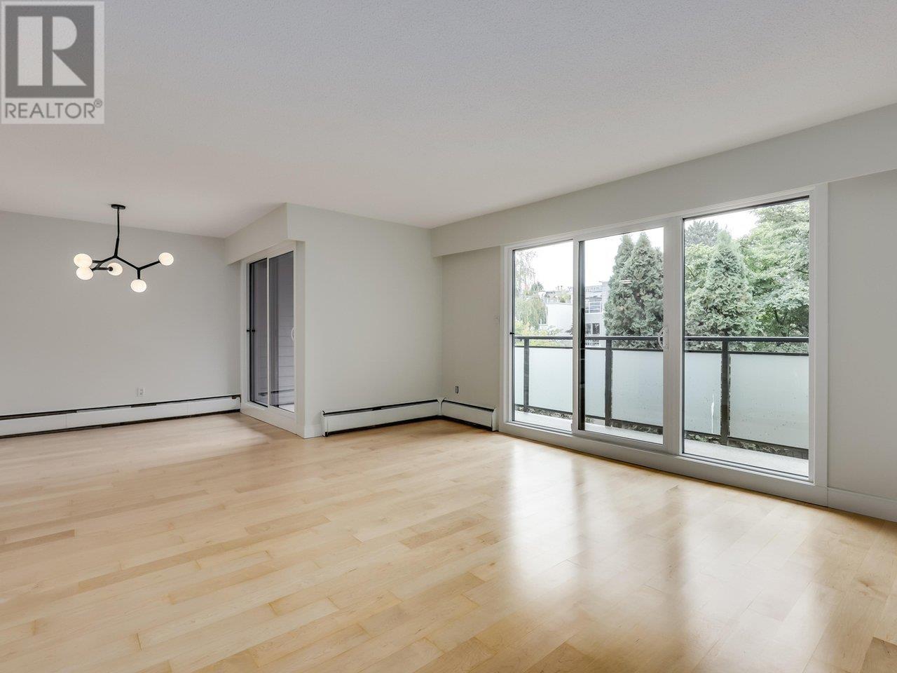Listing Picture 10 of 25 : 307 2255 YORK AVENUE, Vancouver / 溫哥華 - 魯藝地產 Yvonne Lu Group - MLS Medallion Club Member