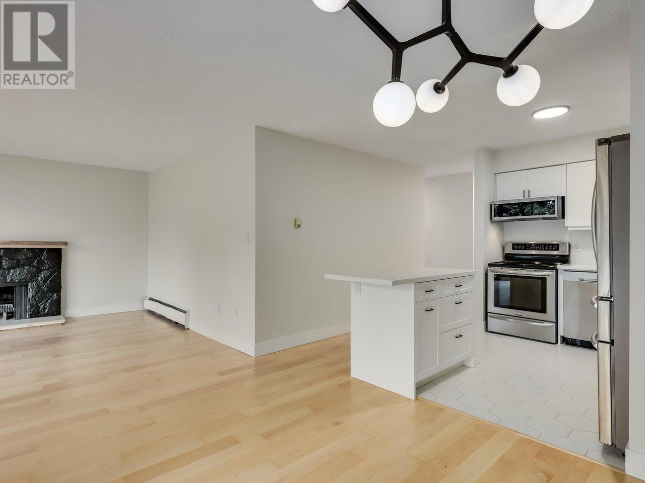 Listing Picture 8 of 25 : 307 2255 YORK AVENUE, Vancouver / 溫哥華 - 魯藝地產 Yvonne Lu Group - MLS Medallion Club Member