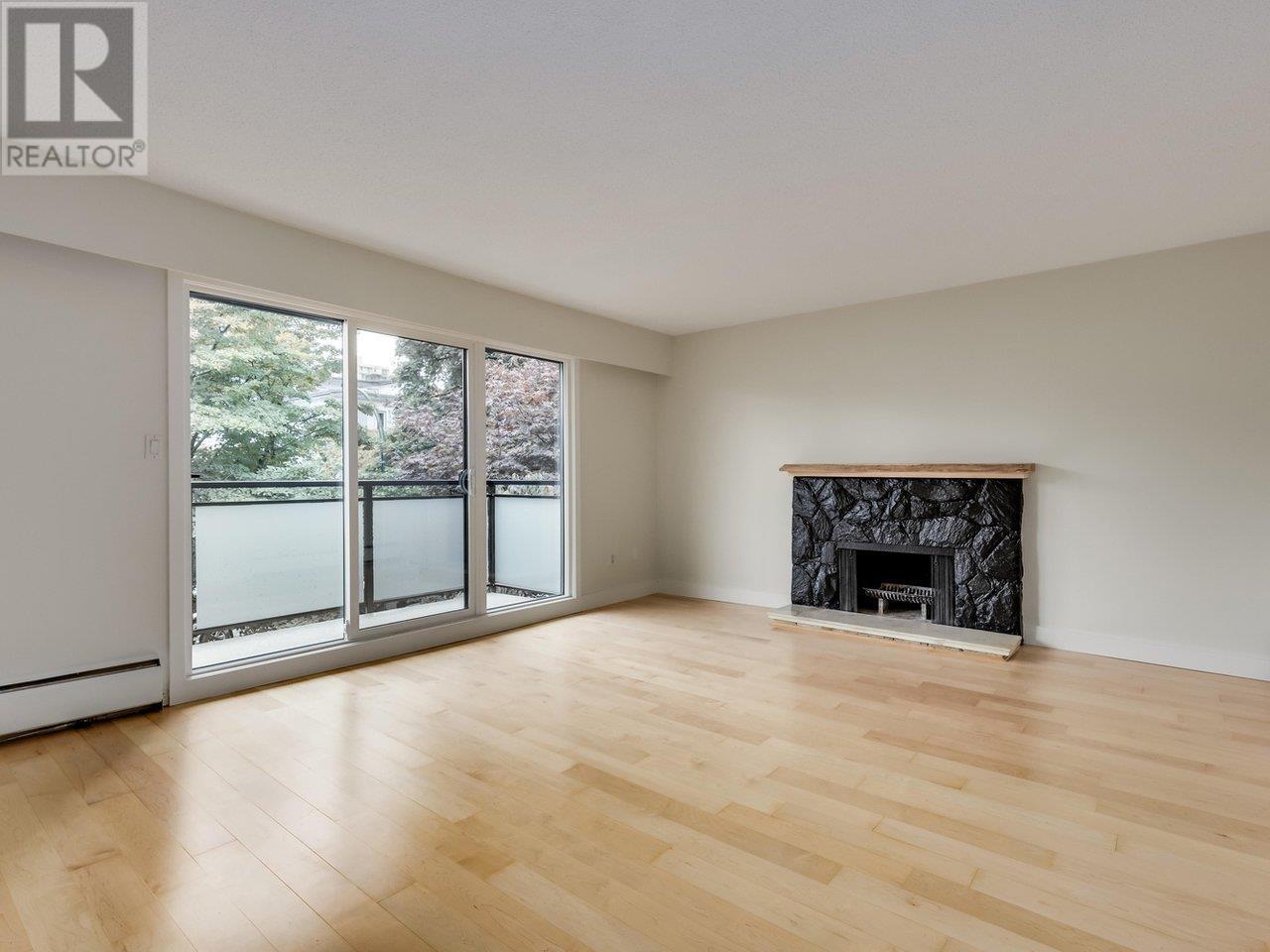 Listing Picture 9 of 25 : 307 2255 YORK AVENUE, Vancouver / 溫哥華 - 魯藝地產 Yvonne Lu Group - MLS Medallion Club Member