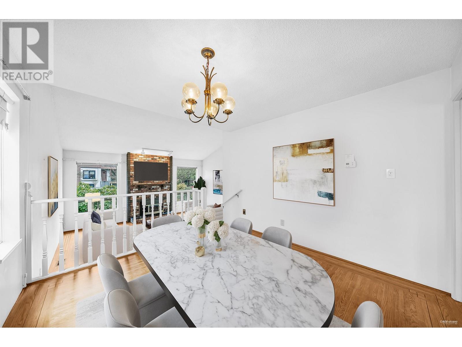 Listing Picture 10 of 40 : 4553 W 8TH AVENUE, Vancouver / 溫哥華 - 魯藝地產 Yvonne Lu Group - MLS Medallion Club Member