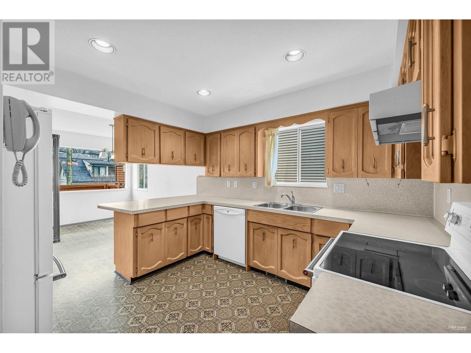 Listing Picture 14 of 40 : 4553 W 8TH AVENUE, Vancouver / 溫哥華 - 魯藝地產 Yvonne Lu Group - MLS Medallion Club Member