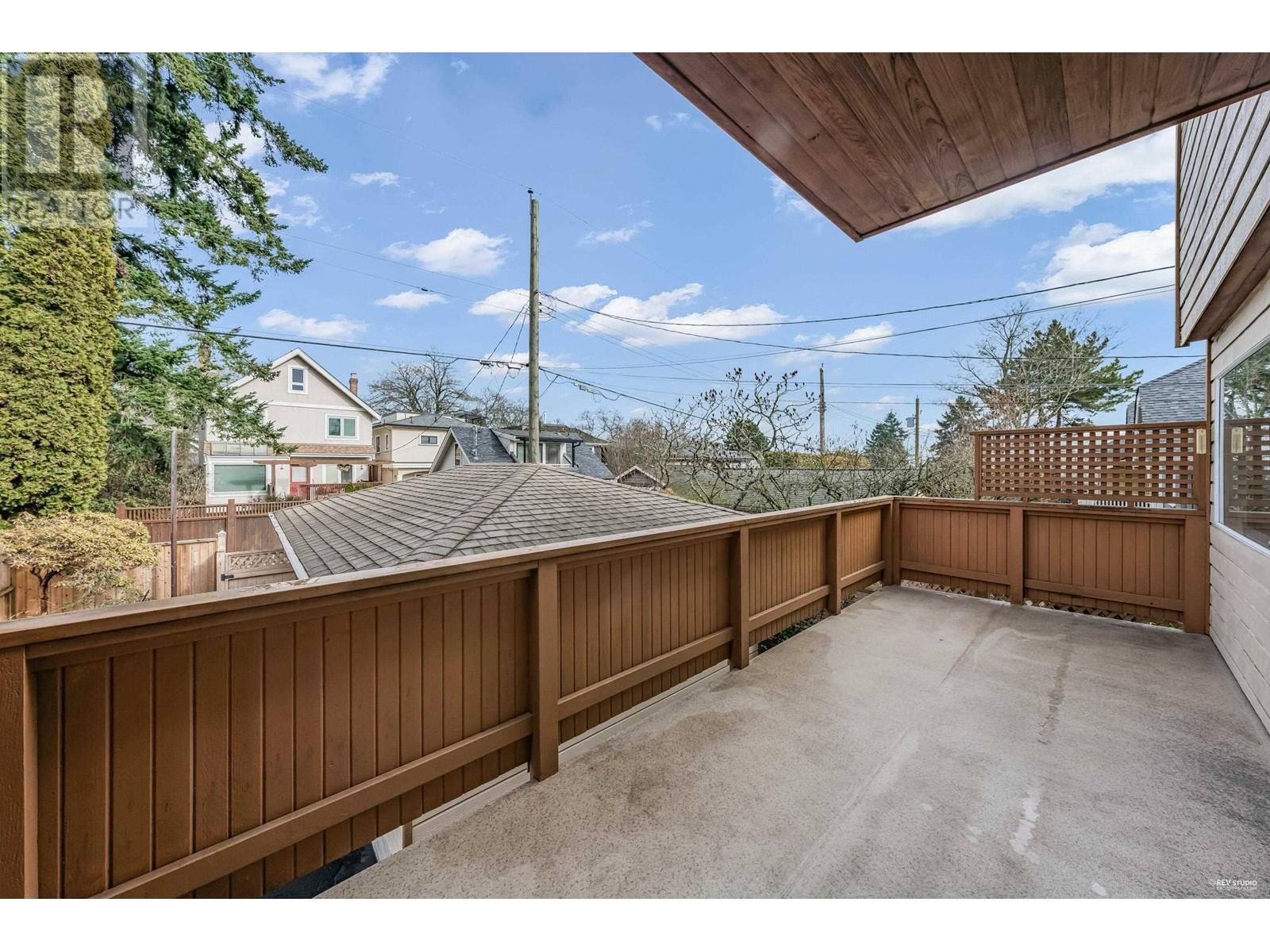 Listing Picture 21 of 40 : 4553 W 8TH AVENUE, Vancouver / 溫哥華 - 魯藝地產 Yvonne Lu Group - MLS Medallion Club Member