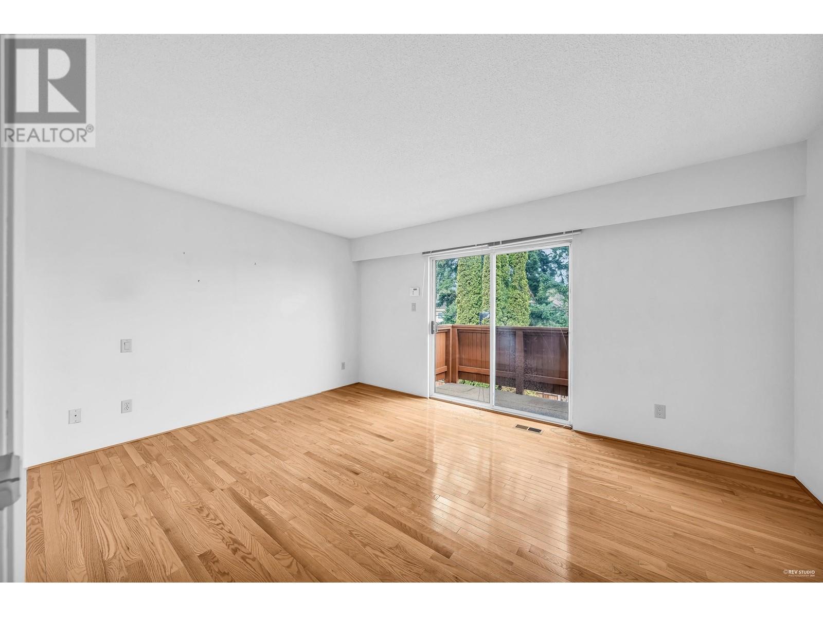 Listing Picture 24 of 40 : 4553 W 8TH AVENUE, Vancouver / 溫哥華 - 魯藝地產 Yvonne Lu Group - MLS Medallion Club Member