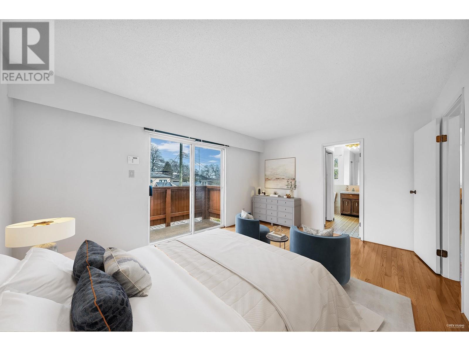 Listing Picture 25 of 40 : 4553 W 8TH AVENUE, Vancouver / 溫哥華 - 魯藝地產 Yvonne Lu Group - MLS Medallion Club Member