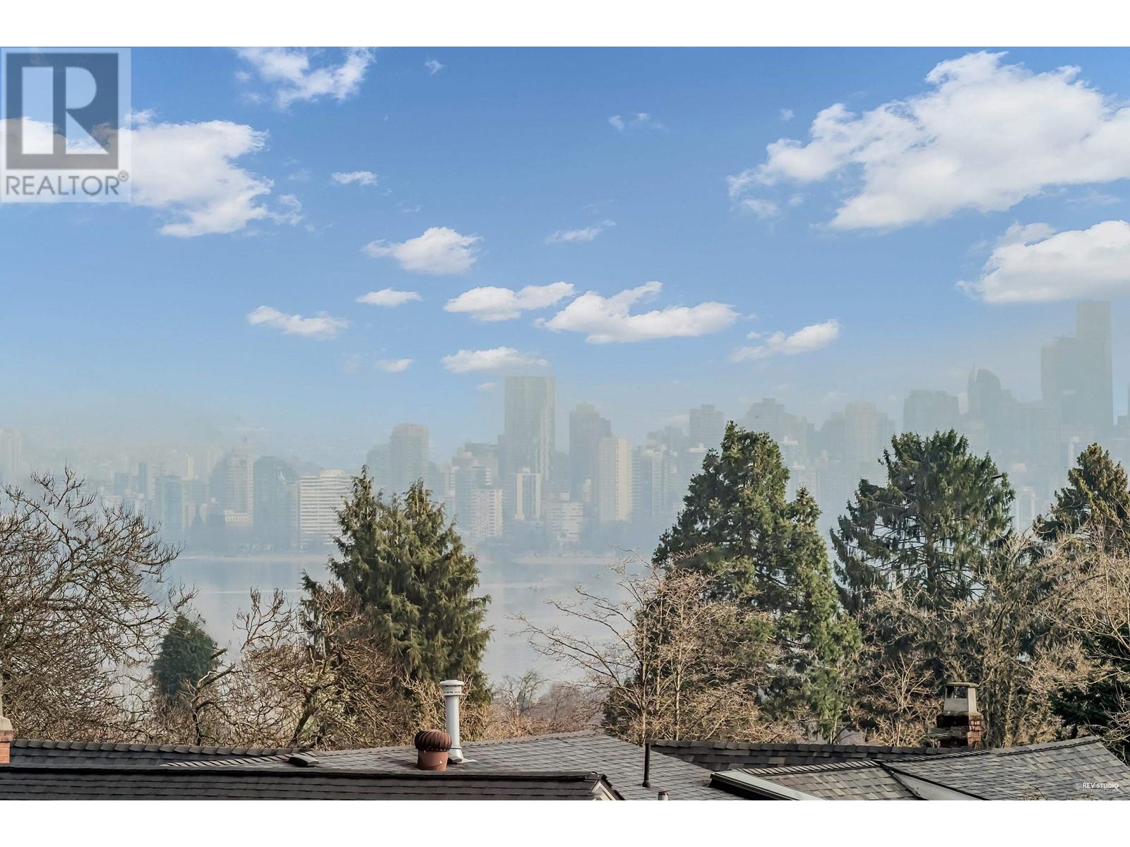 Listing Picture 28 of 40 : 4553 W 8TH AVENUE, Vancouver / 溫哥華 - 魯藝地產 Yvonne Lu Group - MLS Medallion Club Member