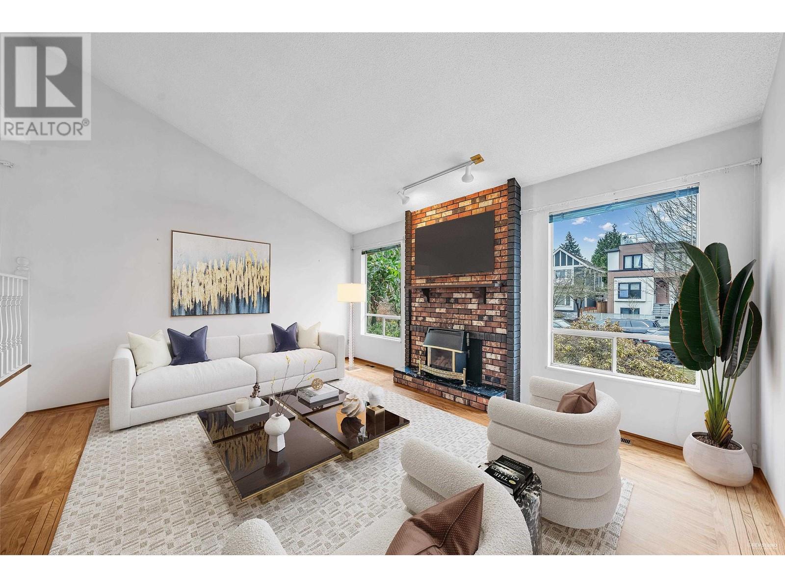 Listing Picture 6 of 40 : 4553 W 8TH AVENUE, Vancouver / 溫哥華 - 魯藝地產 Yvonne Lu Group - MLS Medallion Club Member