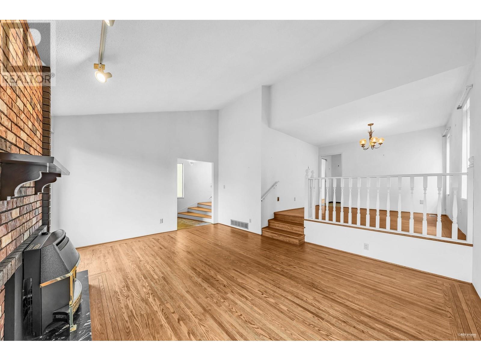 Listing Picture 9 of 40 : 4553 W 8TH AVENUE, Vancouver / 溫哥華 - 魯藝地產 Yvonne Lu Group - MLS Medallion Club Member