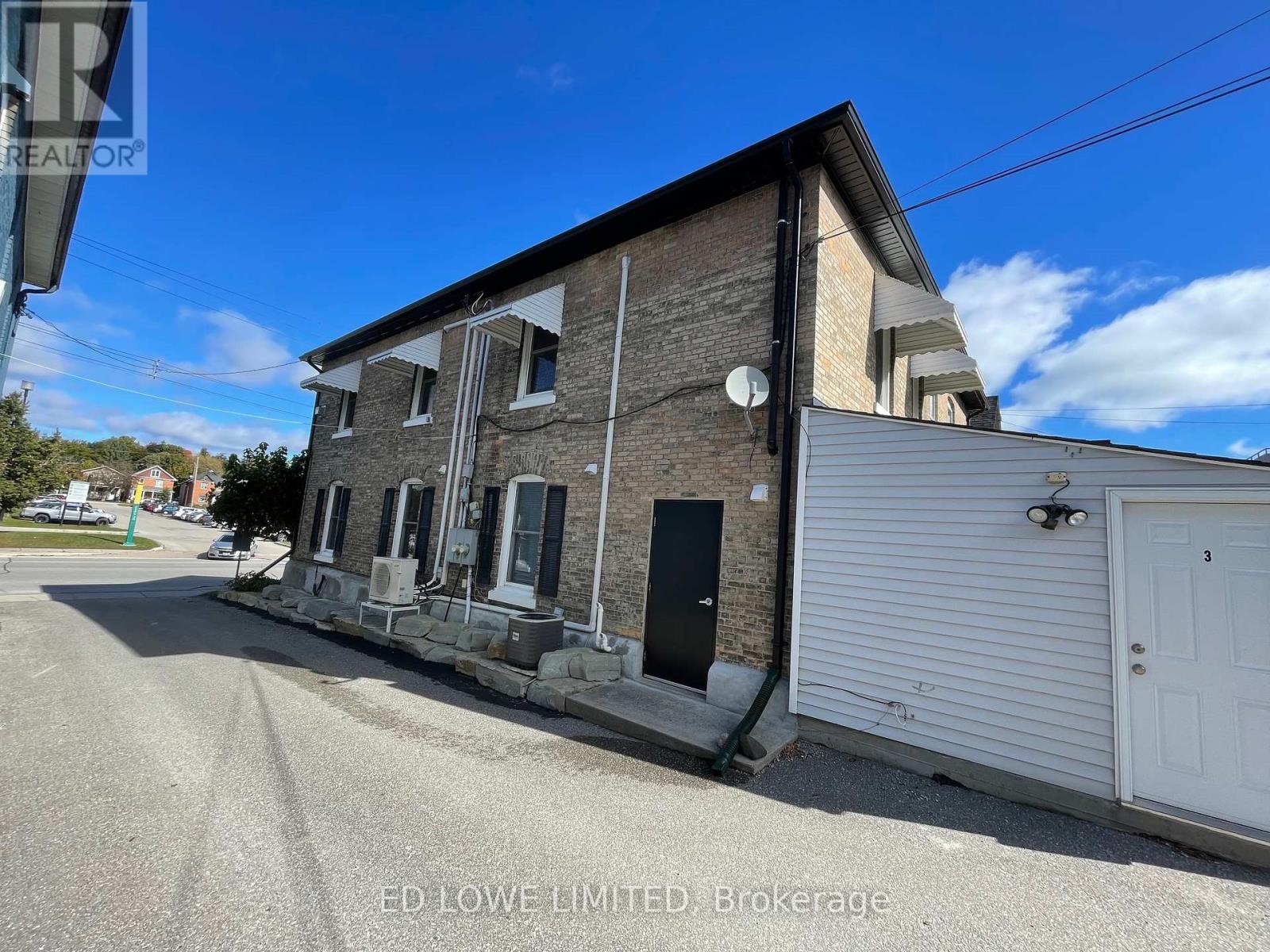43 Worsley Street, Barrie, Ontario  L4M 1L7 - Photo 12 - S9393391