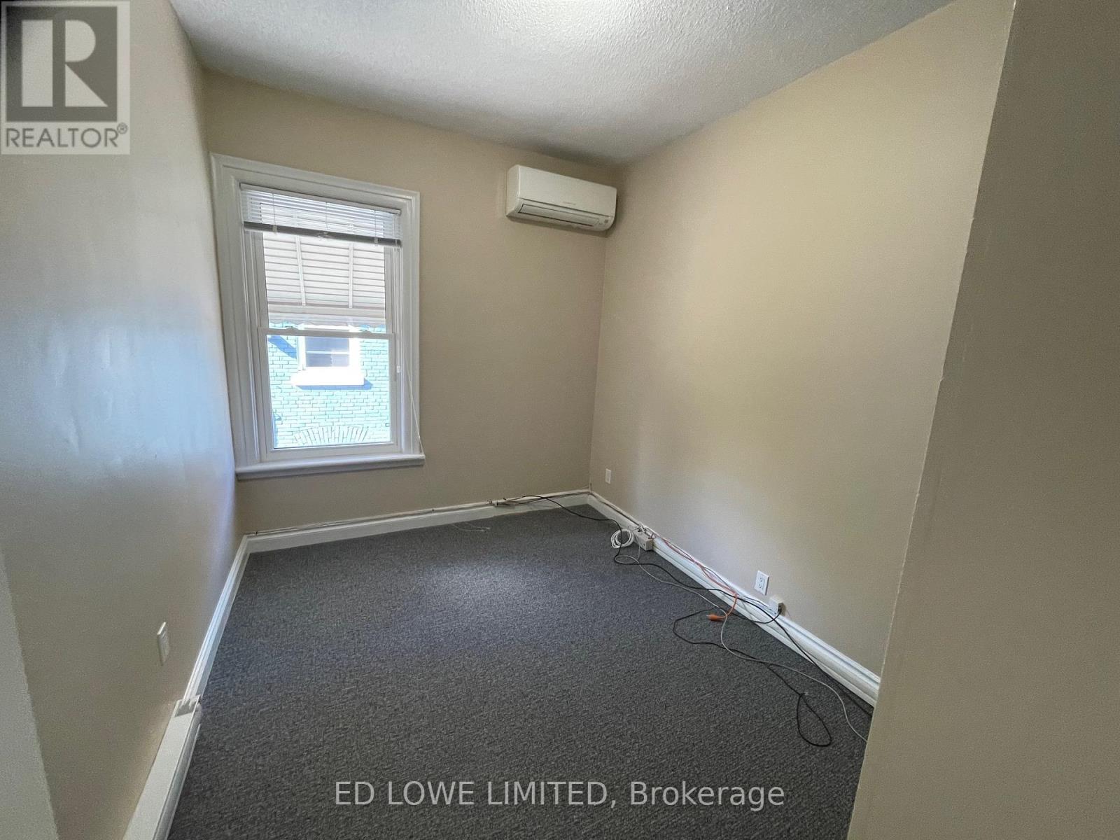 43 Worsley Street, Barrie, Ontario  L4M 1L7 - Photo 4 - S9393391