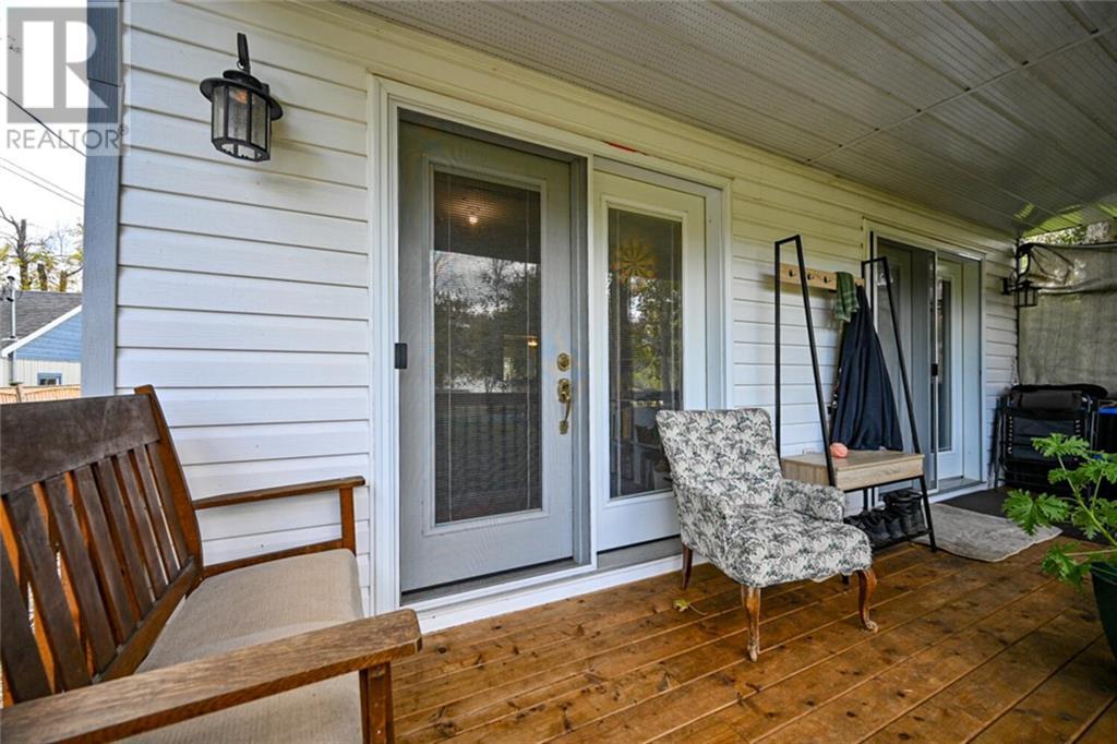 111 Rideau Street, Drummond/north Elmsley, Ontario  K7H 3C7 - Photo 3 - X9521658