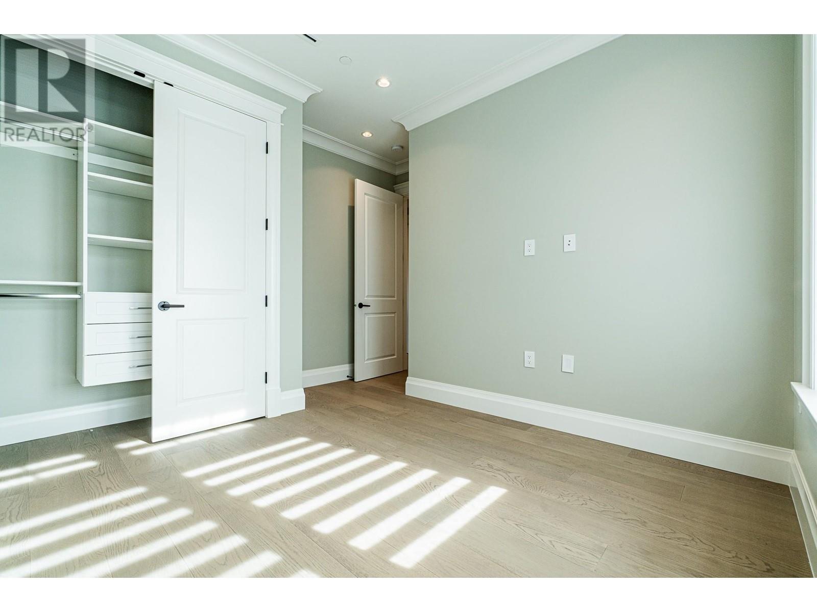 Listing Picture 17 of 33 : 3349 W 37TH AVENUE, Vancouver / 溫哥華 - 魯藝地產 Yvonne Lu Group - MLS Medallion Club Member