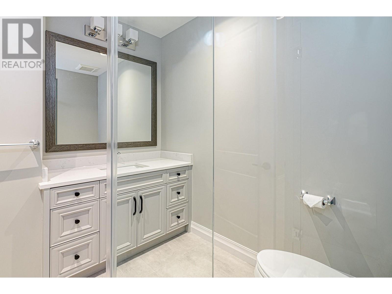 Listing Picture 24 of 33 : 3349 W 37TH AVENUE, Vancouver / 溫哥華 - 魯藝地產 Yvonne Lu Group - MLS Medallion Club Member