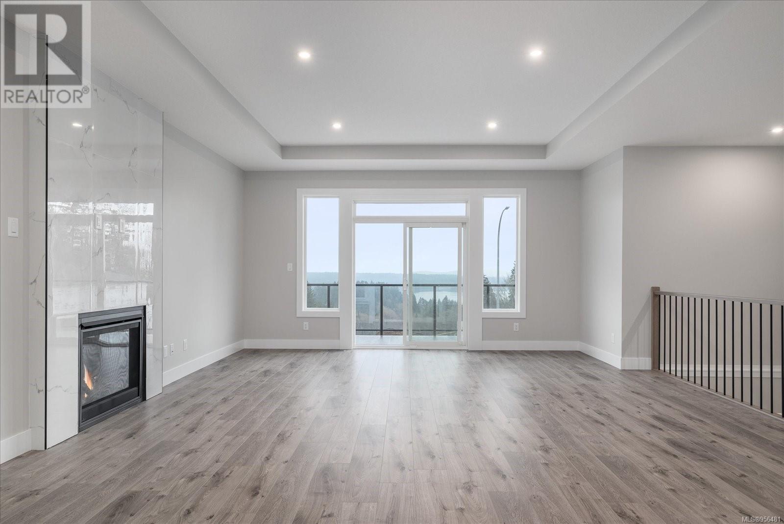 Property at 429 Colonia Dr S image 3