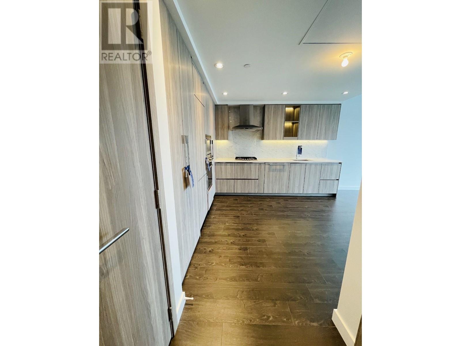 Listing Picture 3 of 14 : 2901 4720 LOUGHEED HIGHWAY, Burnaby / 本拿比 - 魯藝地產 Yvonne Lu Group - MLS Medallion Club Member