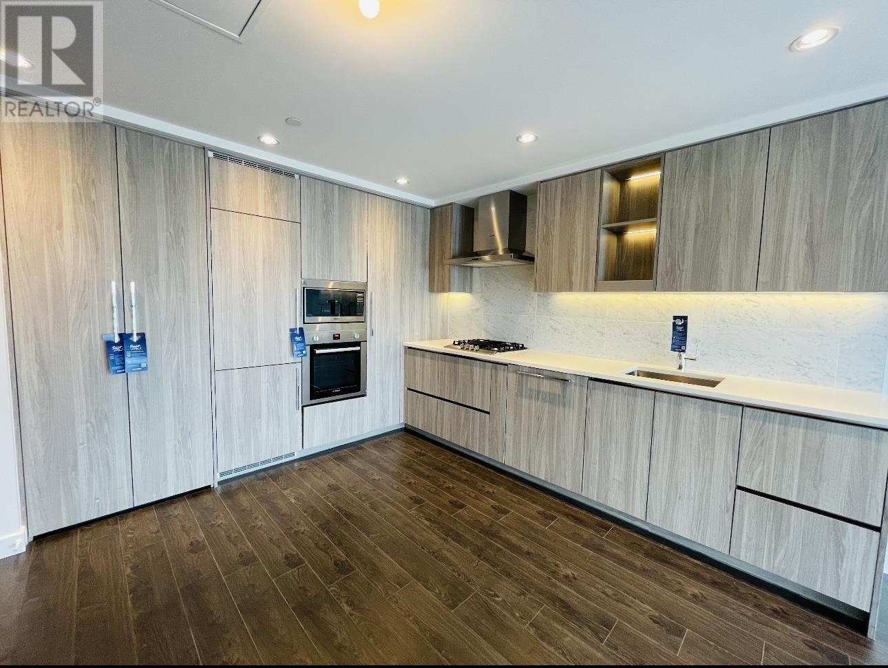 Listing Picture 5 of 14 : 2901 4720 LOUGHEED HIGHWAY, Burnaby / 本拿比 - 魯藝地產 Yvonne Lu Group - MLS Medallion Club Member